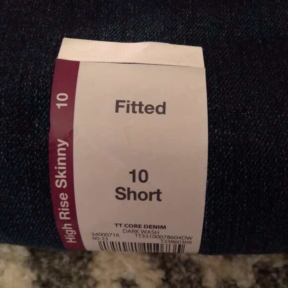 NWT Time and TRU high rise skinny jeans. fitted. jeggins. 10 Short - Picture 3 of 3